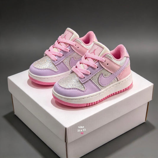 Tenis Dunk Rosa Lila Escarcha sobre caja